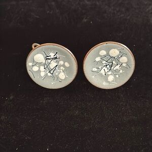 Vintage copper hand painted enamel grey white and black disk screw back earrings